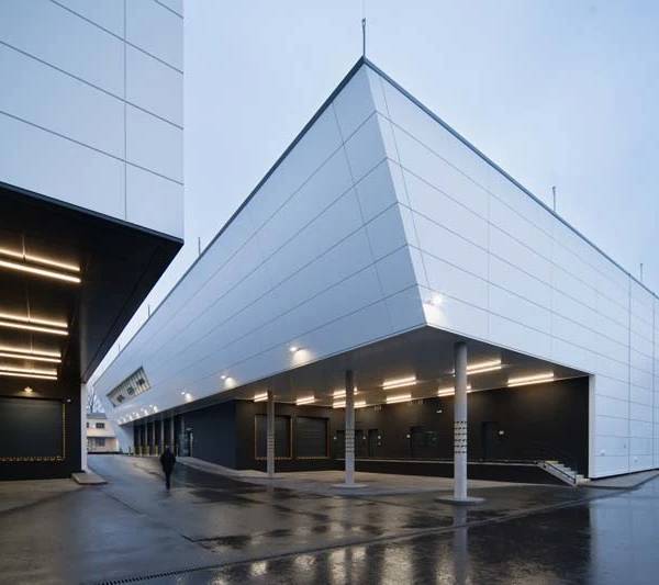 LOGISTICKÉ CENTRUM - VÝSTAVBA - REALIZACE