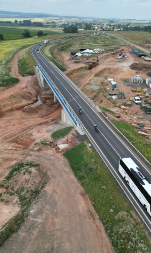 Výstavba úseků dálnice D6